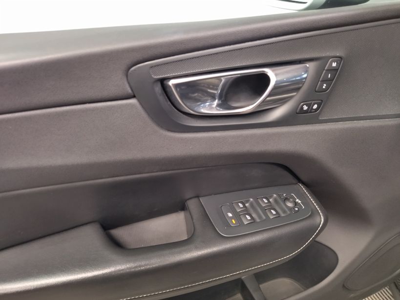 VOLVO XC60 2018 - Photo n°26