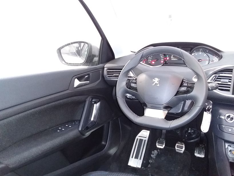 PEUGEOT 308 SW 2021 - Photo n°12