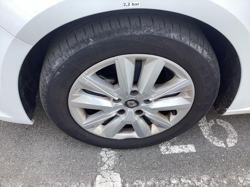 RENAULT MEGANE IV BERLINE 2020 - Photo n°4