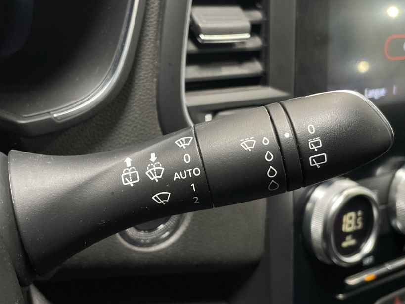 RENAULT MEGANE IV BERLINE 2021 - Photo n°30