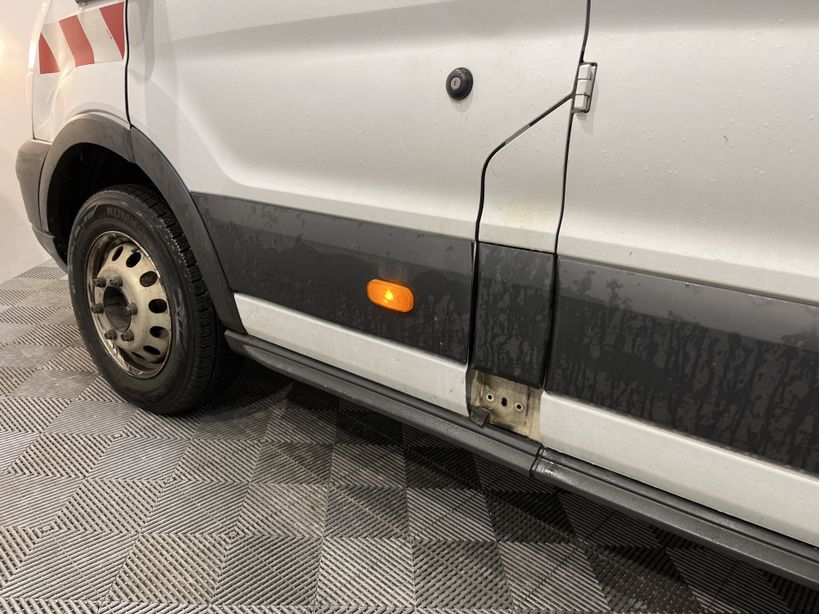 FORD TRANSIT CHASSIS DOUBLE CABINE 2019 - Photo n°6