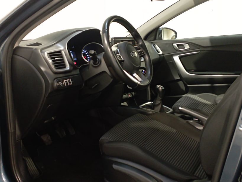 KIA CEED SW 2020 - Photo n°12