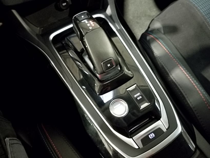 PEUGEOT 308 2020 - Photo n°24
