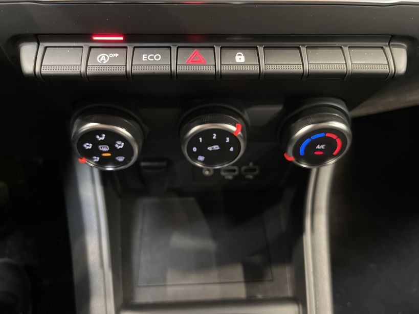 RENAULT CAPTUR 2021 - Photo n°16