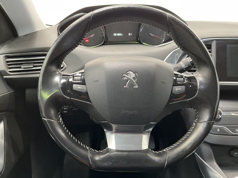 PEUGEOT 308 2015 - Photo n°11