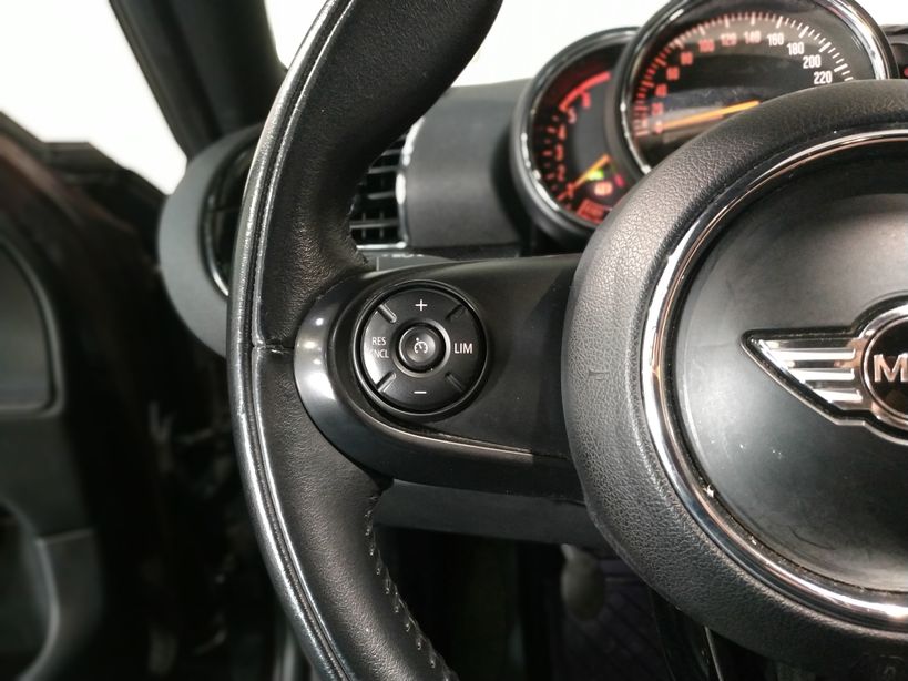 MINI MINI CLUBMAN F54 2017 - Photo n°16
