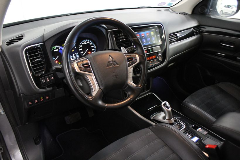 MITSUBISHI OUTLANDER PHEV 2019 - Photo n°11