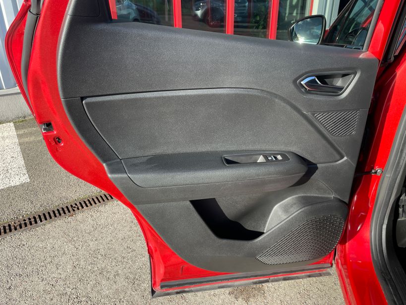 RENAULT CAPTUR 2023 - Photo n°17