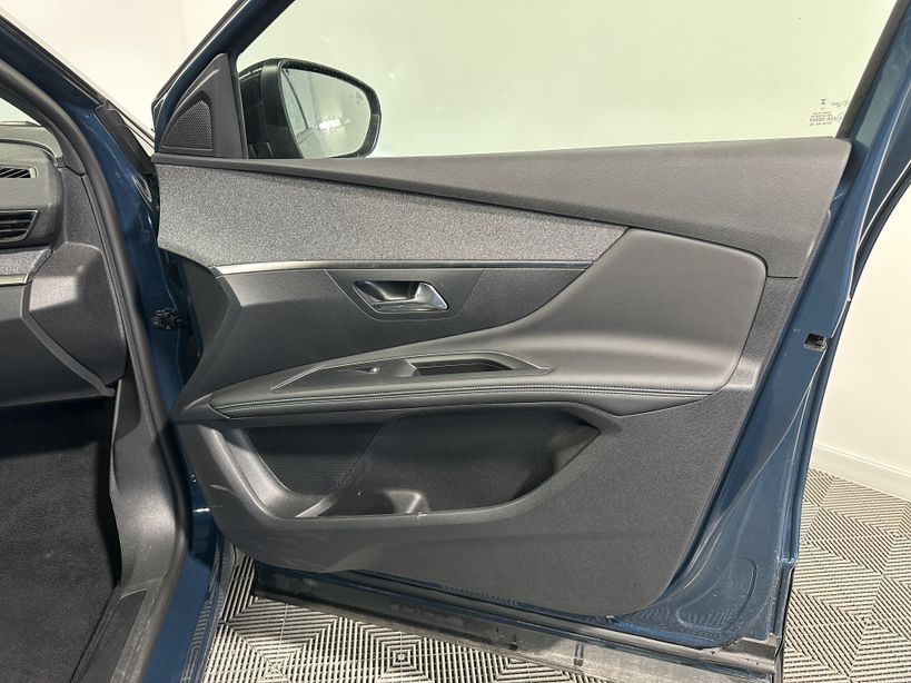 PEUGEOT 3008 2023 - Photo n°7