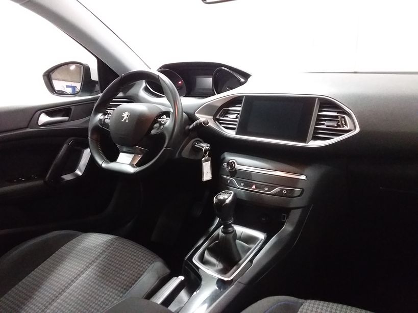PEUGEOT 308 2020 - Photo n°9
