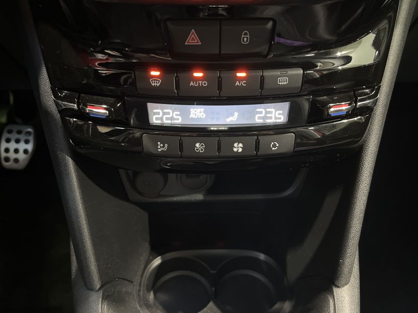 PEUGEOT 208 2019 - Photo n°16