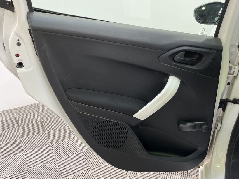 PEUGEOT 208 2015 - Photo n°32