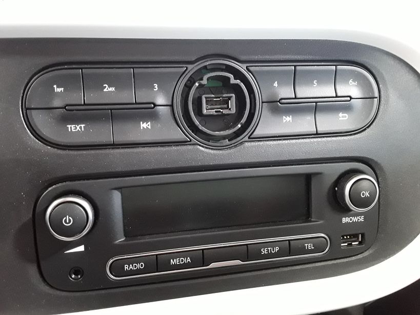 RENAULT TWINGO III 2019 - Photo n°16