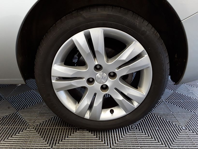 PEUGEOT 5008 2015 - Photo n°19