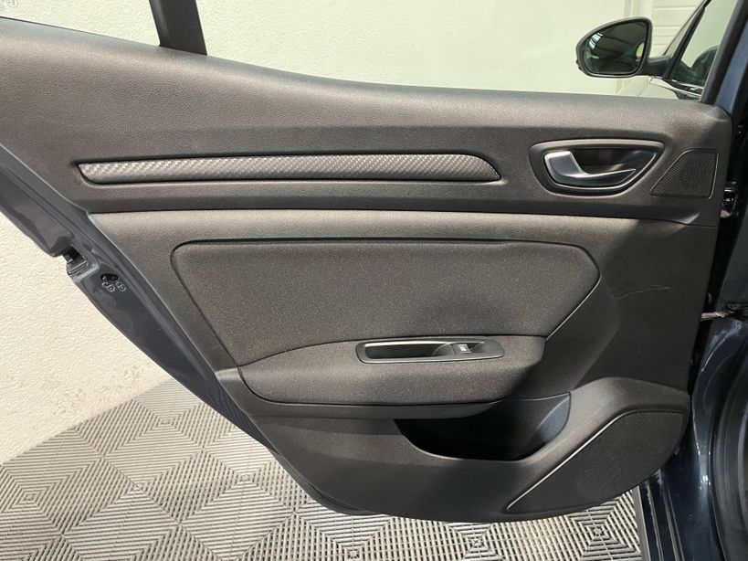 RENAULT MEGANE IV BERLINE BUSINESS 2020 - Photo n°16