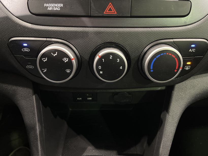 HYUNDAI i10 2019 - Photo n°16