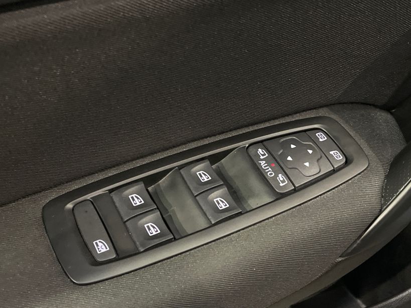 RENAULT MEGANE IV ESTATE 2021 - Photo n°35