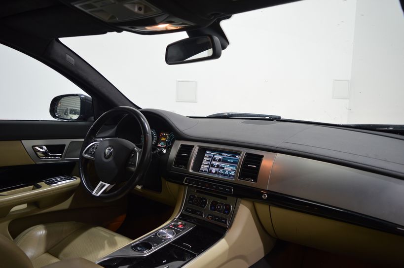 JAGUAR XF 2014 - Photo n°8