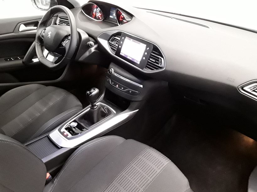 PEUGEOT 308 2020 - Photo n°5