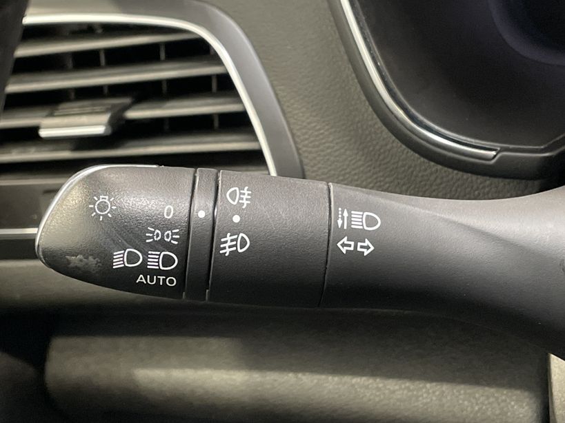 RENAULT MEGANE IV BERLINE BUSINESS 2019 - Photo n°28