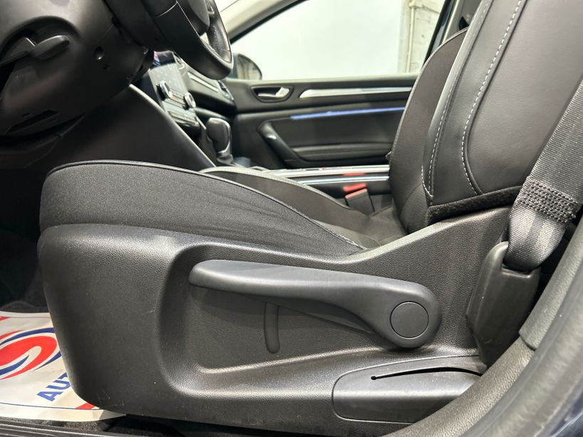RENAULT MEGANE IV BERLINE 2021 - Photo n°33