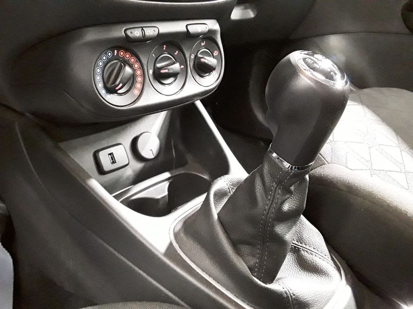 OPEL CORSA 2019 - Photo n°14