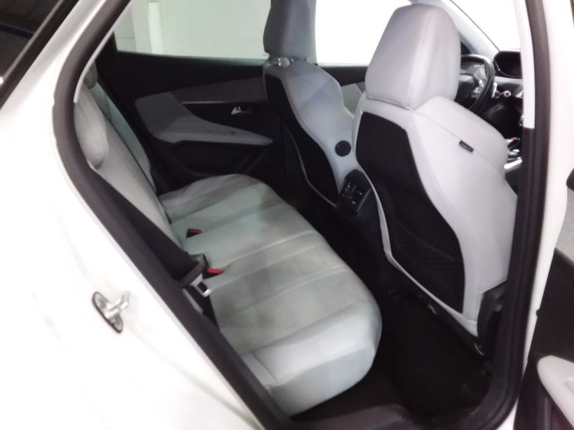 PEUGEOT 3008 2020 - Photo n°9