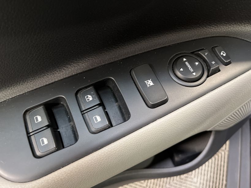 KIA STONIC 2019 - Photo n°32