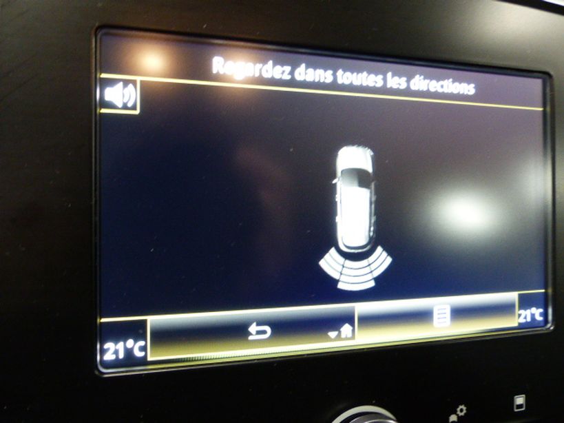 RENAULT MEGANE IV ESTATE 2020 - Photo n°19