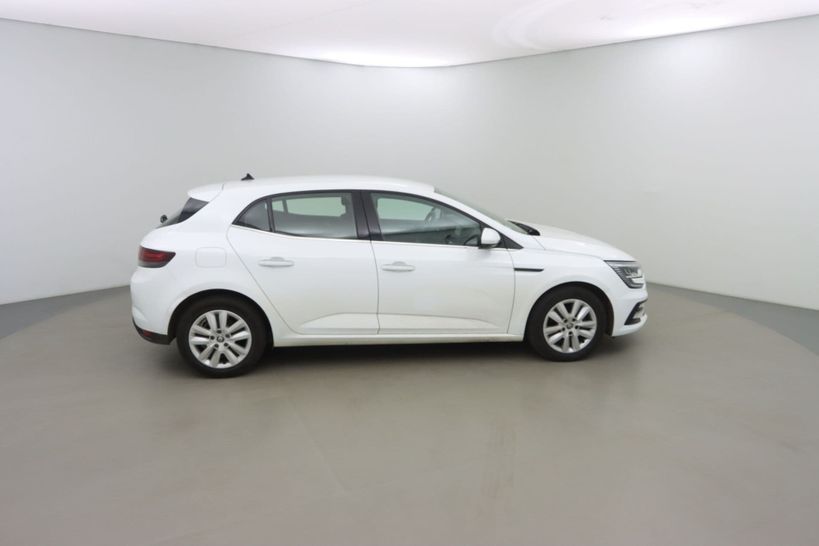 RENAULT MEGANE IV BERLINE 2021 - Photo n°8