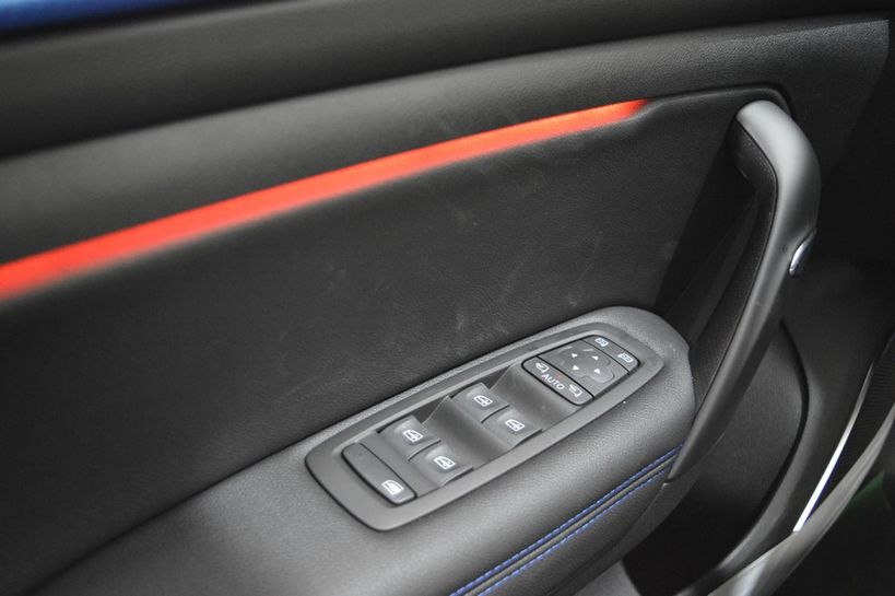 RENAULT MEGANE IV BERLINE 2019 - Photo n°14