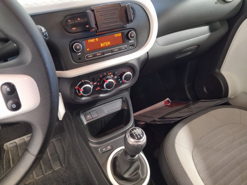 RENAULT TWINGO III 2021 - Photo n°27