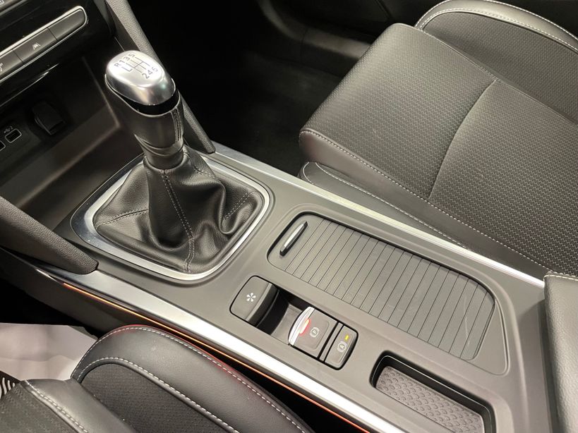 RENAULT MEGANE IV BERLINE 2022 - Photo n°23