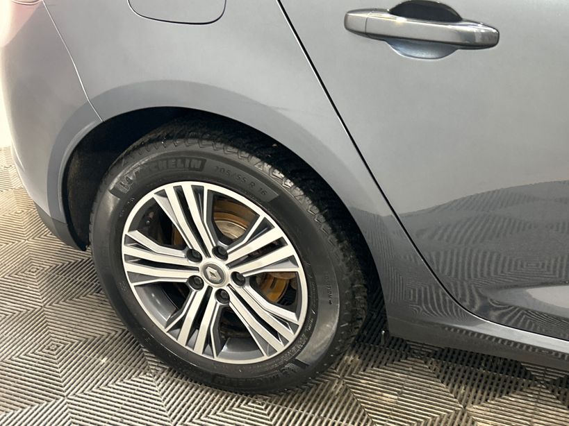 RENAULT MEGANE IV BERLINE 2023 - Photo n°8