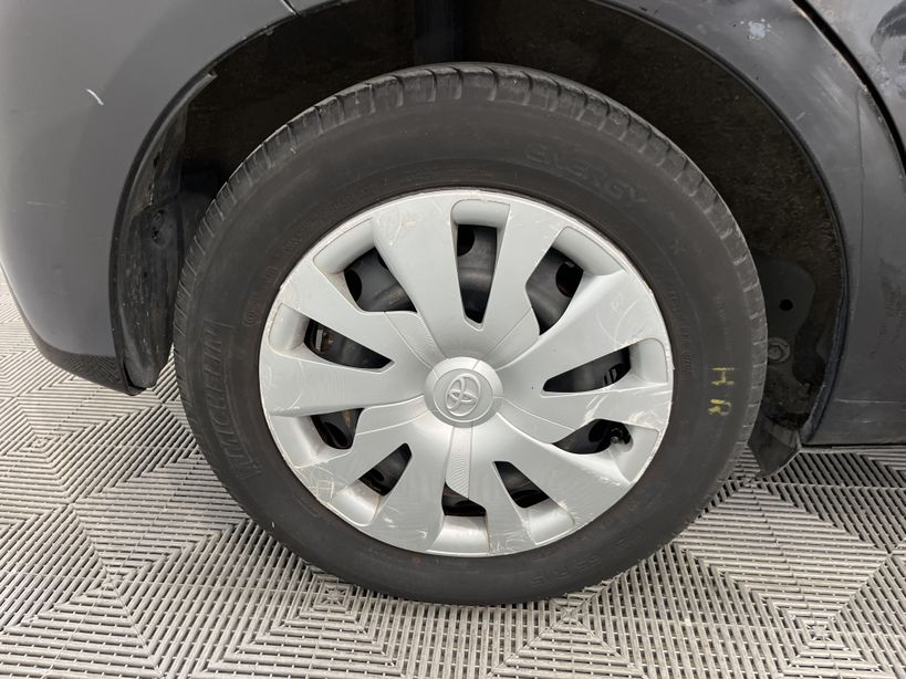 TOYOTA YARIS HYBRIDE 2015 - Photo n°22