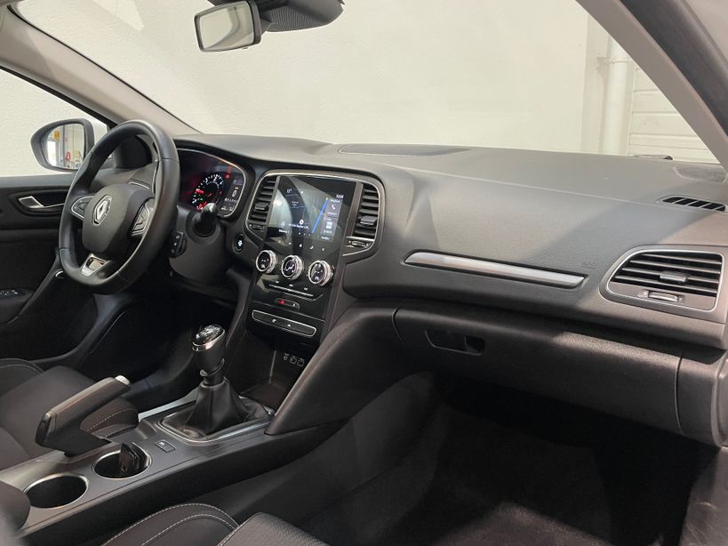 RENAULT MEGANE IV ESTATE 2022 - Photo n°9