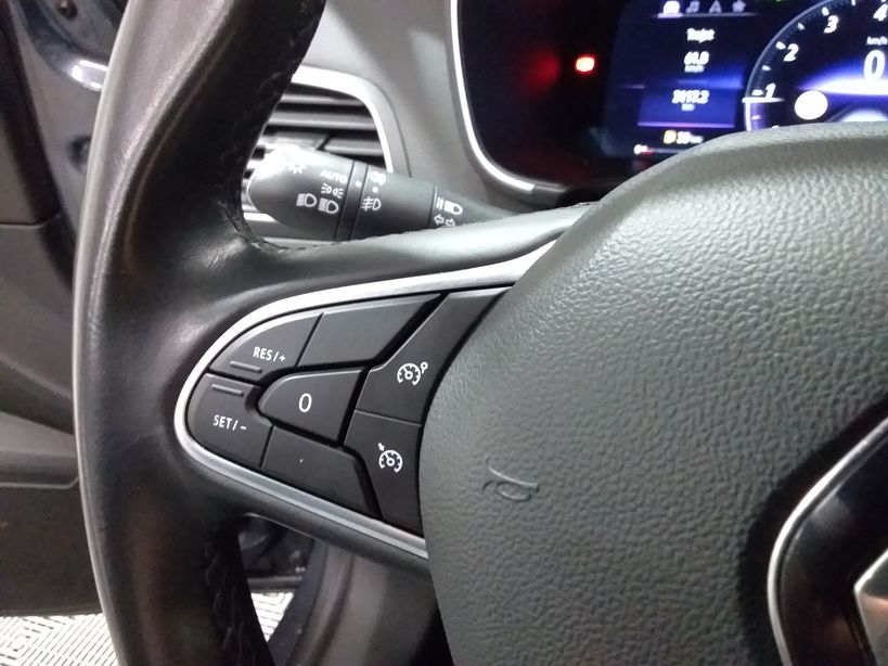 RENAULT MEGANE IV BERLINE 2021 - Photo n°29