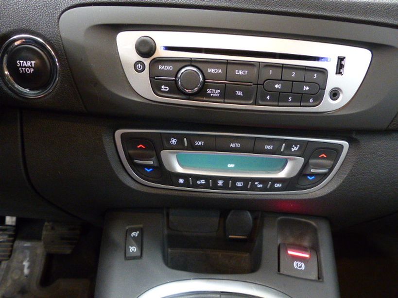RENAULT GRAND SCENIC III 2015 - Photo n°22