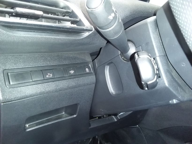 PEUGEOT 3008 2019 - Photo n°12