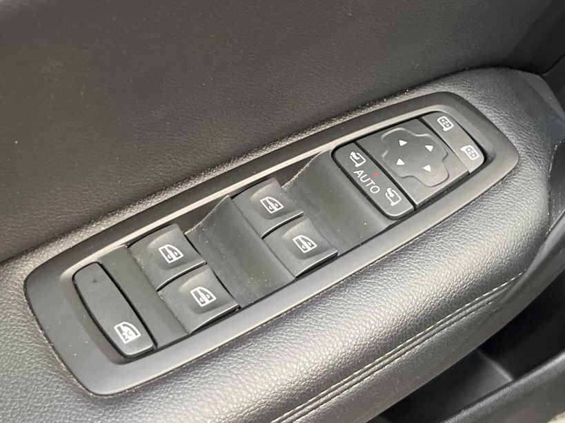 RENAULT MEGANE IV BERLINE 2020 - Photo n°35