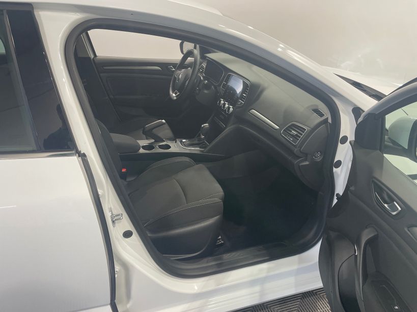 RENAULT MEGANE IV BERLINE 2021 - Photo n°29