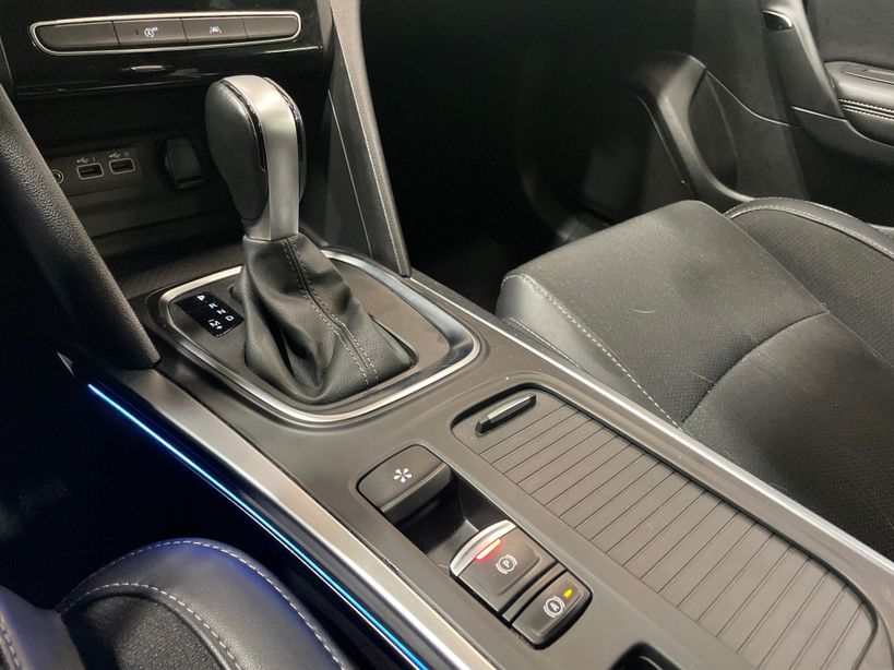 RENAULT MEGANE IV BERLINE 2023 - Photo n°15