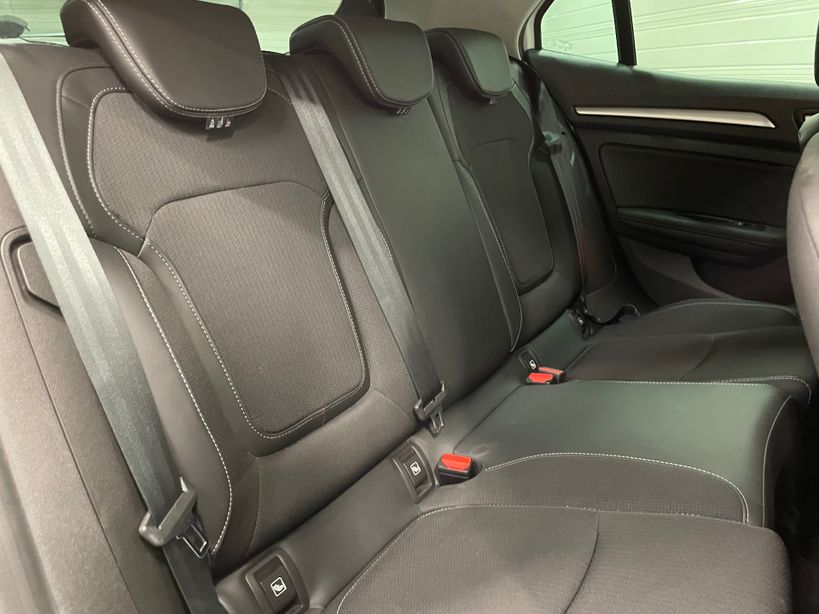 RENAULT MEGANE IV BERLINE 2022 - Photo n°12