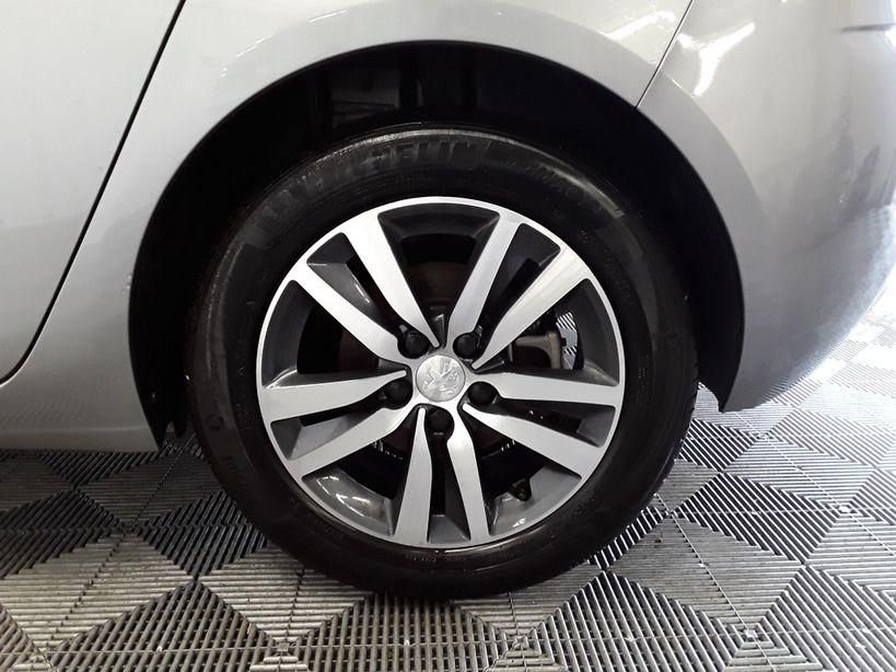 PEUGEOT 308 2020 - Photo n°17