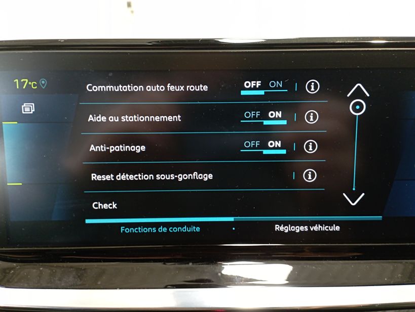 PEUGEOT 208 2020 - Photo n°18