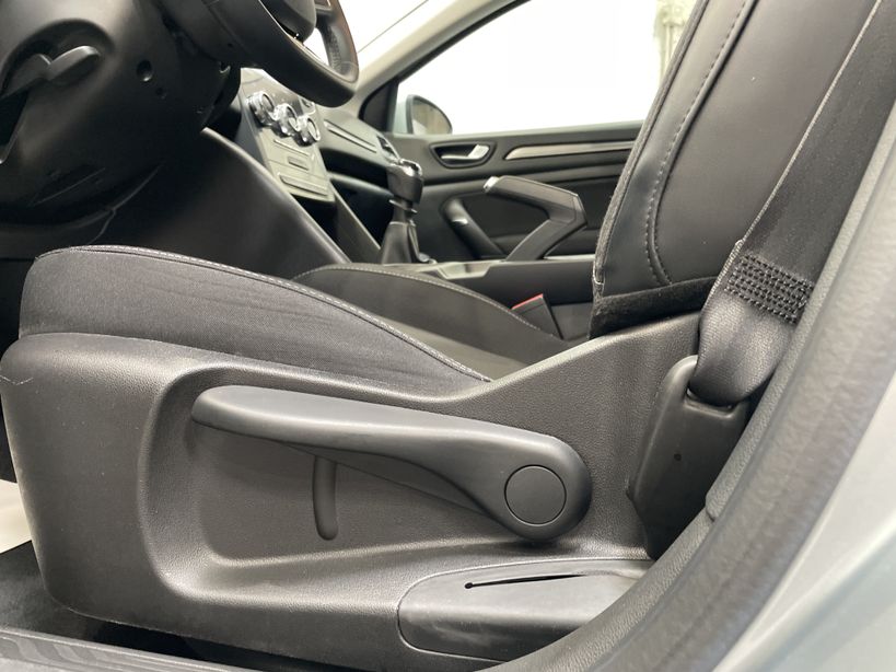 RENAULT MEGANE IV BERLINE 2022 - Photo n°36