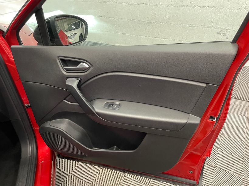 RENAULT CAPTUR 2023 - Photo n°31