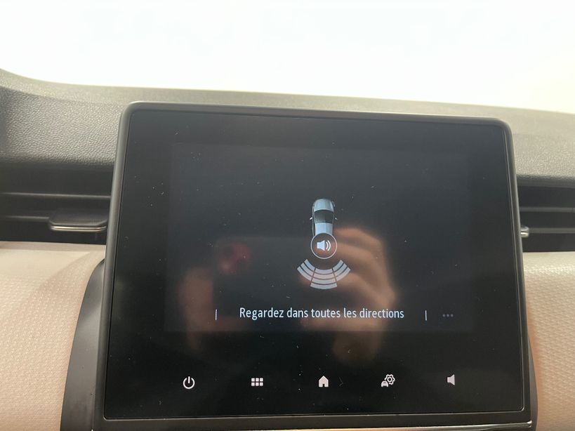 RENAULT CLIO V 2023 - Photo n°19