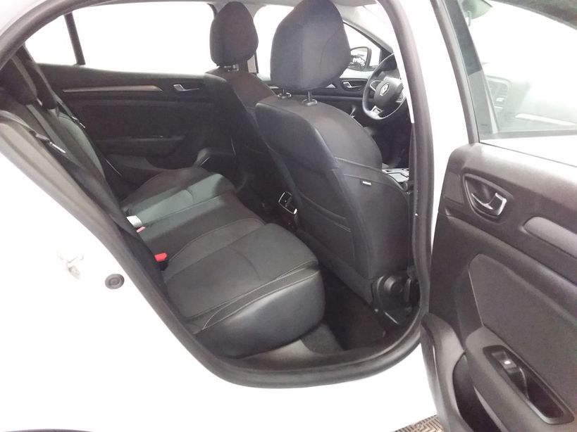 RENAULT MEGANE IV BERLINE 2023 - Photo n°8