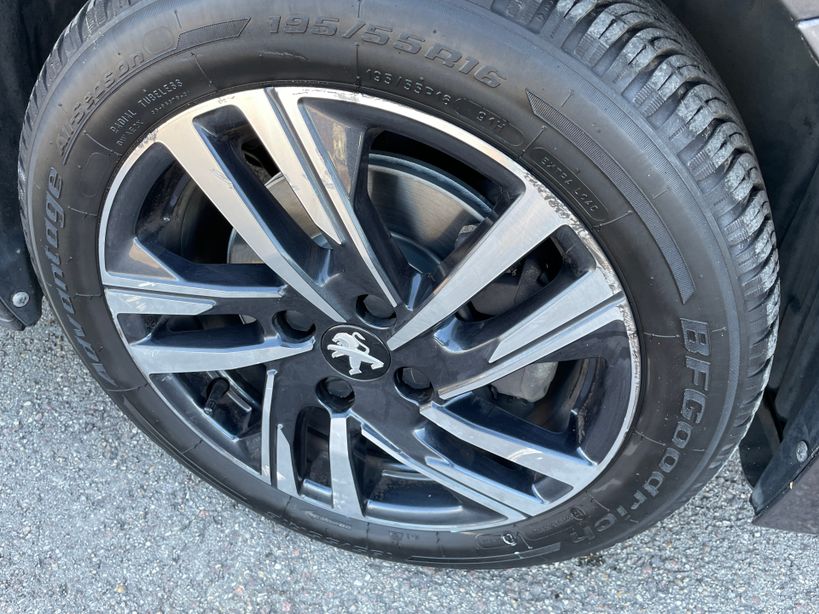 PEUGEOT 208 2023 - Photo n°14